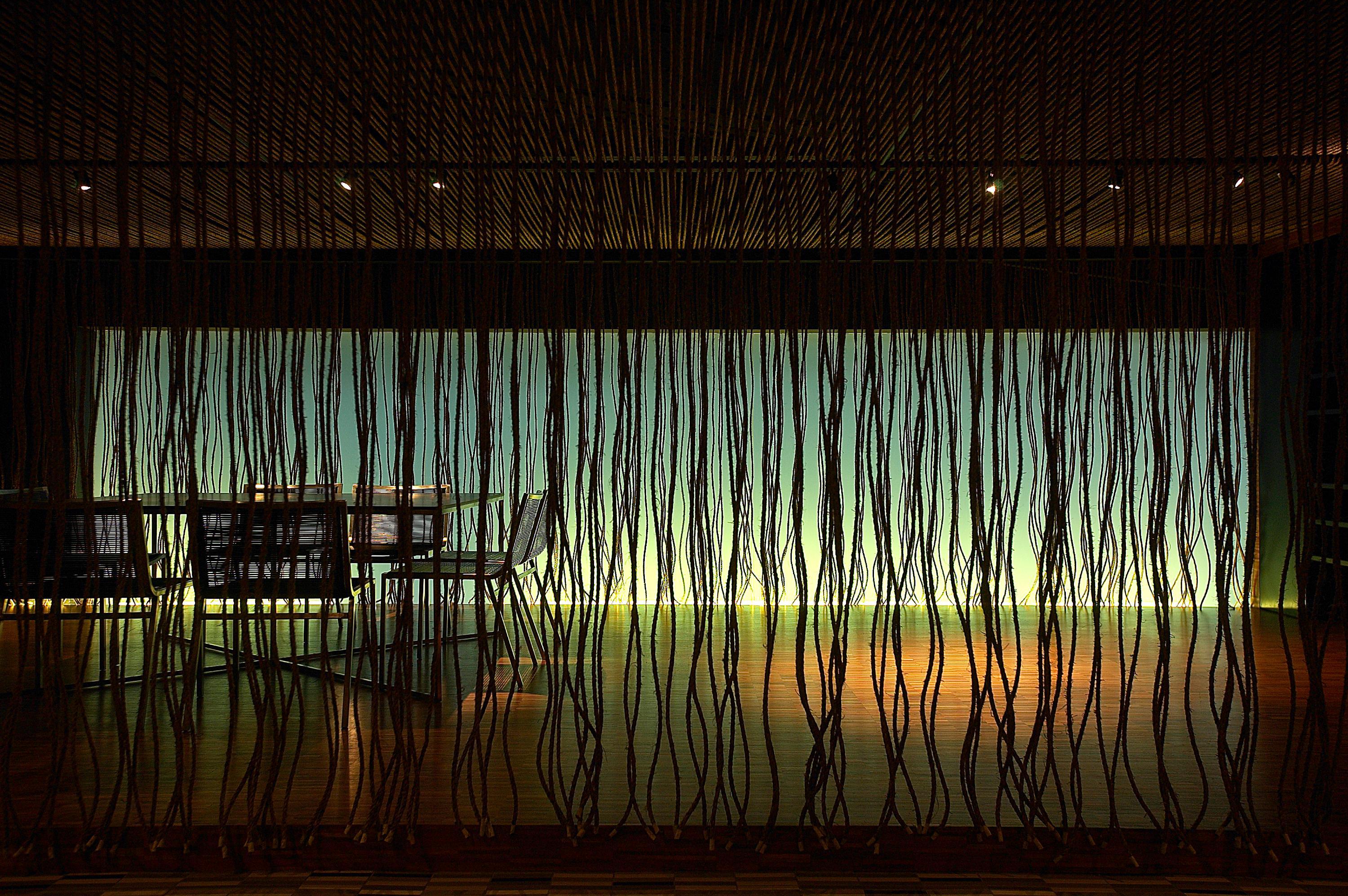 Hotel Maya Kuala Lumpur Bagian luar foto The interior of the building