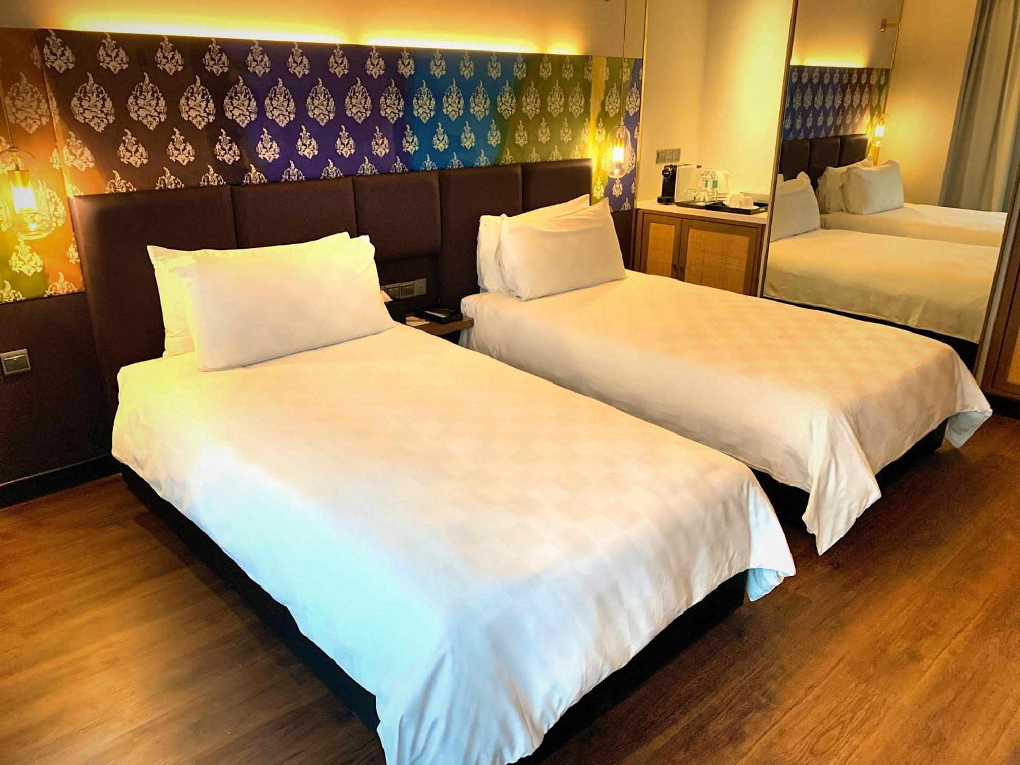 Hotel Maya Kuala Lumpur Bagian luar foto Deluxe Room