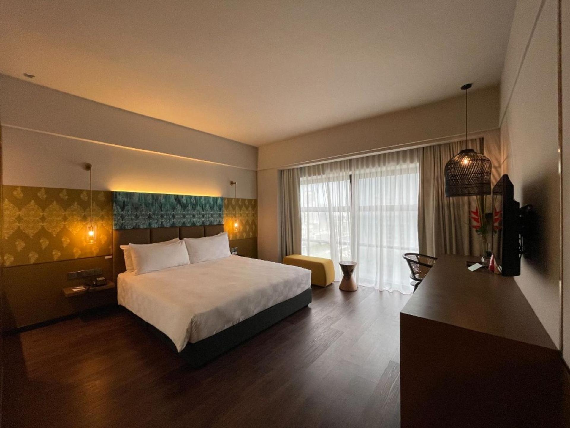 Hotel Maya Kuala Lumpur Bagian luar foto Deluxe Room