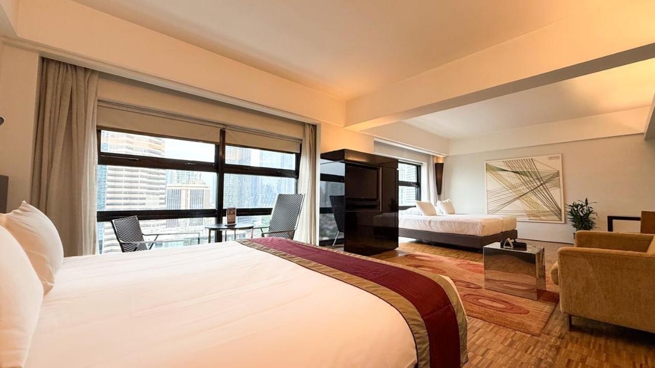 Hotel Maya Kuala Lumpur Bagian luar foto Deluxe Room