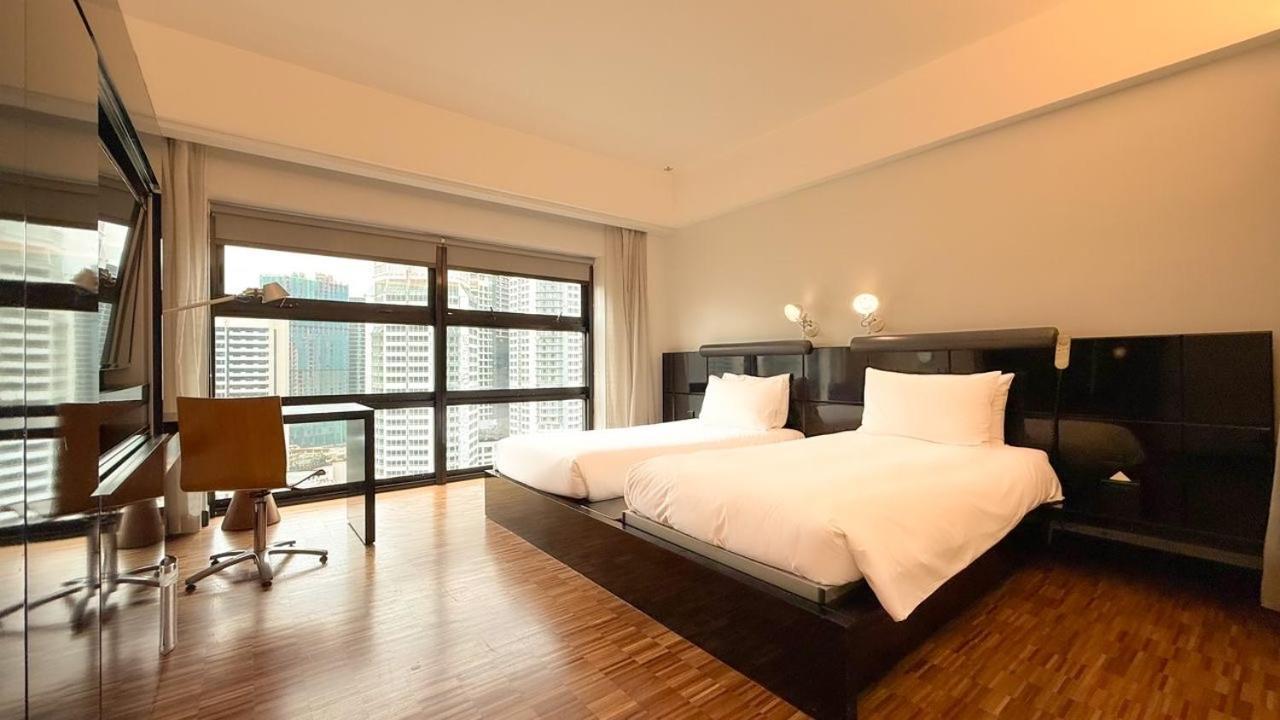 Hotel Maya Kuala Lumpur Bagian luar foto Deluxe Room
