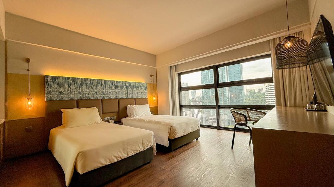 Hotel Maya Kuala Lumpur Bagian luar foto Deluxe Room