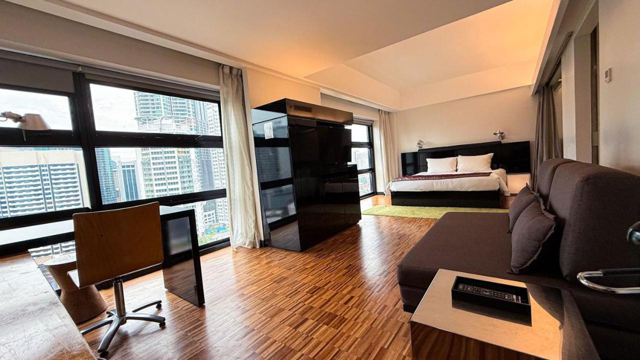 Hotel Maya Kuala Lumpur Bagian luar foto Deluxe Suite
